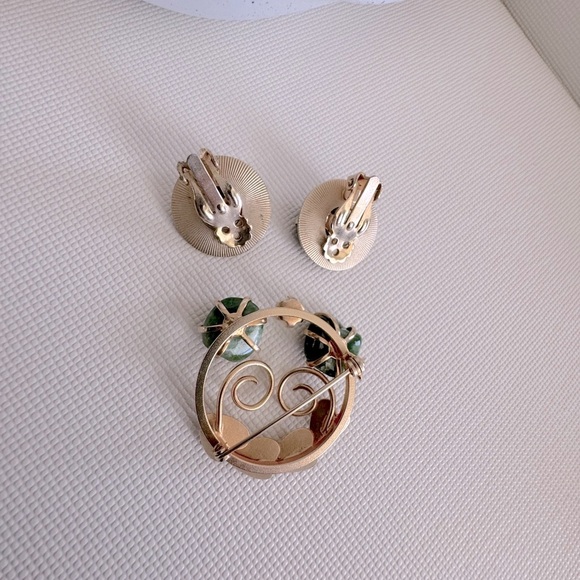 Vintage Jadeite Brooch and Earrings Set - Picture 2 of 4